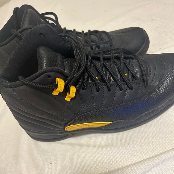 black yellow jordans 12
